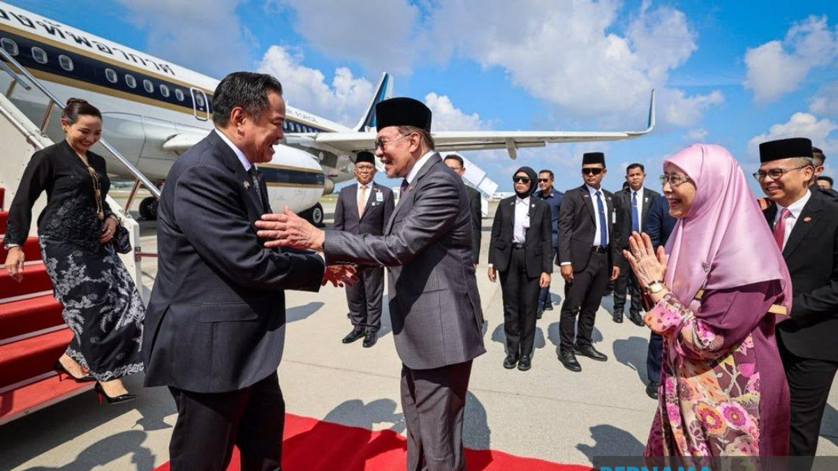 Thailand's PM Anutin Arrives in Malaysia for Strategic Two-day Visit