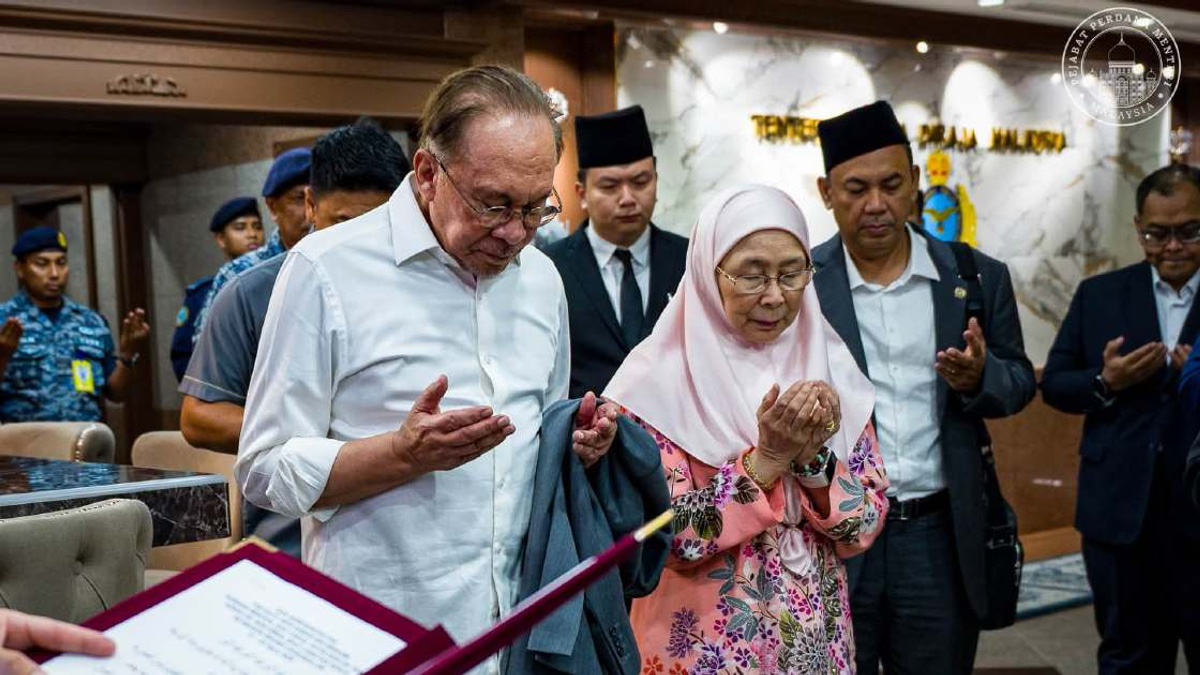 Anwar Ibrahim in Brunei for 27th Annual Leaders' Consultation