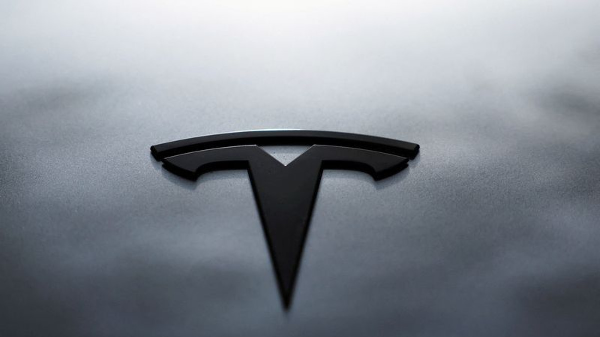 US Safety Agency Rejects Tesla's Bid to Escape Headlight Recall for Nearly 20,000 Vehicles