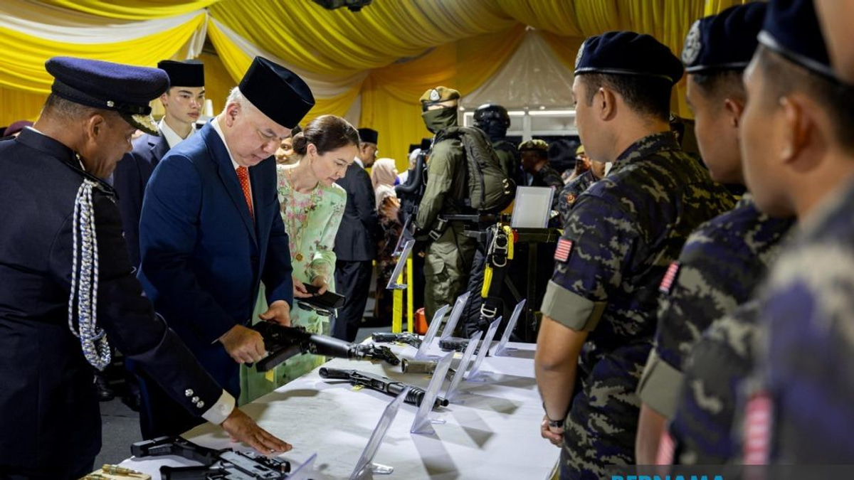 Sultan Nazrin Shah Opens New 69 Commando Training Base in Perak