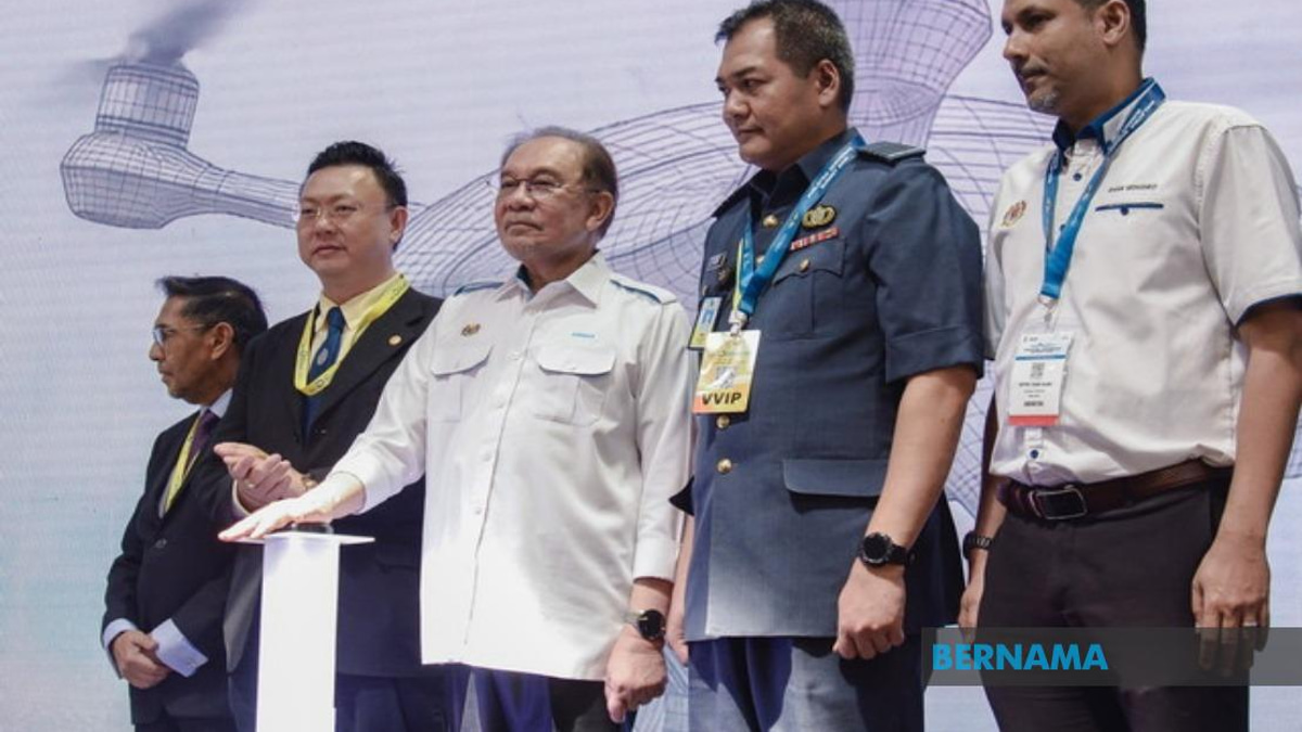 Malaysia Must Accelerate Drone Technology Development To Boost Global Competitiveness, Says PM Anwar