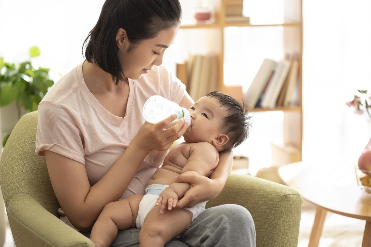 Chinese Infant's Near-Fatal Illness Highlights Dangers of Non-Water Infant Formula Preparation