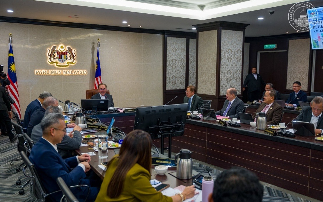 Anwar Convenes Top Leadership to Chart Economic Recovery Amid Global Headwinds