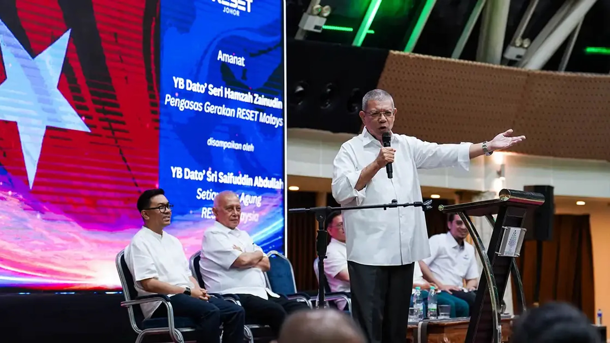 Vote Your Conscience, Not Pakatan Harapan, Says Saifuddin Abdullah