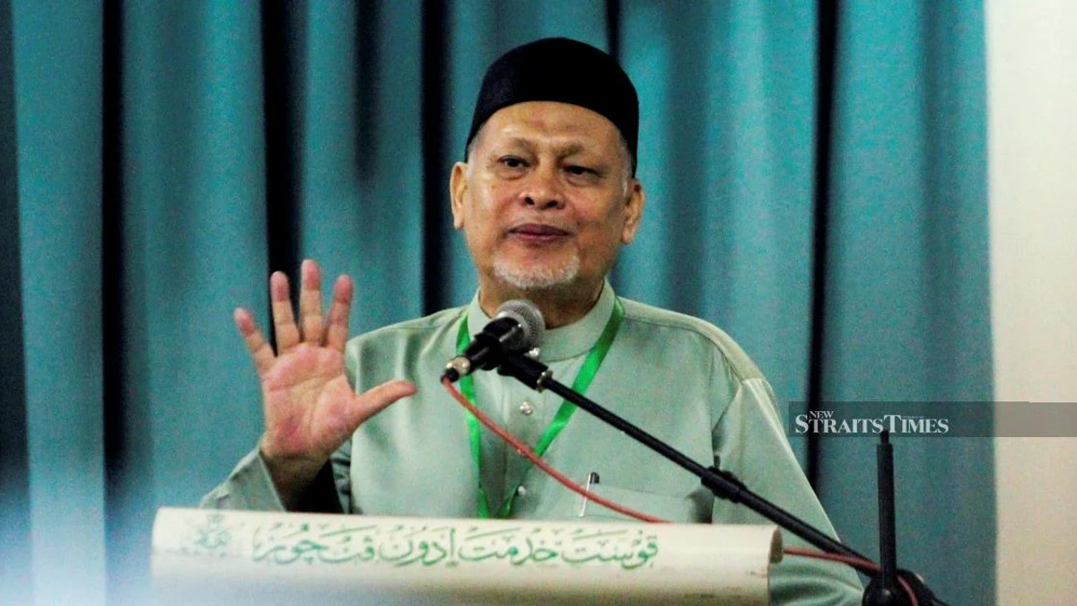 PAS Criticises Muhyiddin's Hasty Decision on Perikatan Nasional Logo for State Elections