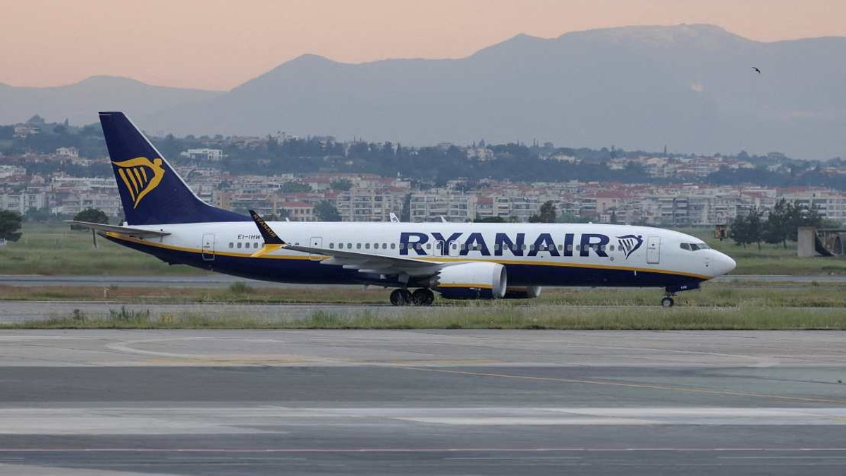 Engine Failure on Ryanair Flight Blows Out Window, Partially Sucks Passenger Out