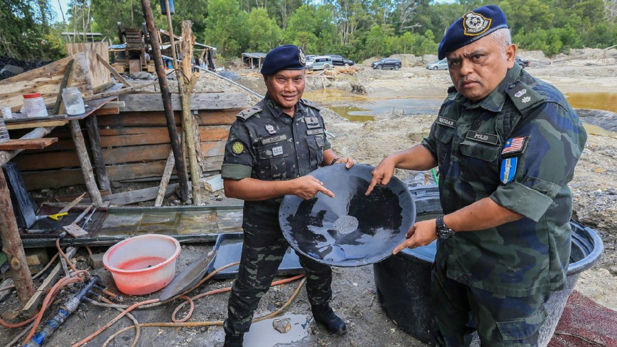 Police bust lucrative illegal gold mining operation in Terengganu, arresting 15 suspects