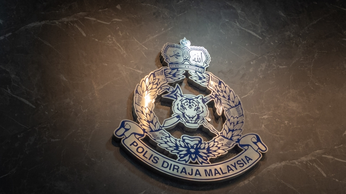 Foreign National Arrested at Miri Airport in Connection with Cross-Border ATM Skimming Operation