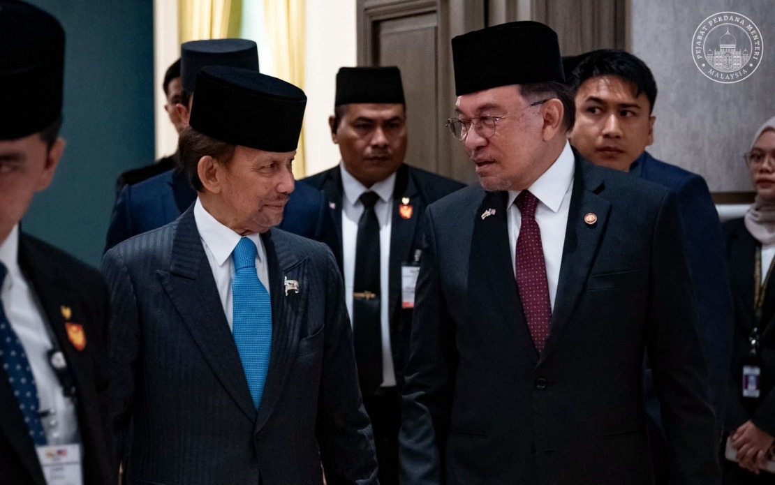 Brunei Sultan Calls Anwar to Inquire About Health Following Surgery