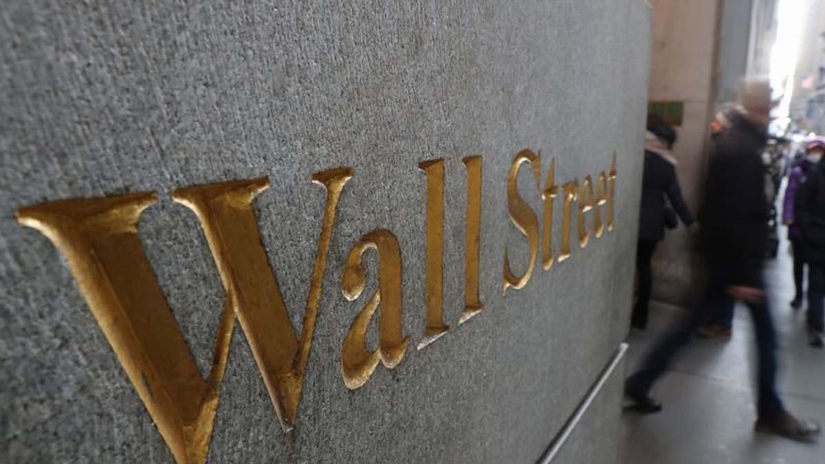 Wall Street scales record heights as Iran tensions ease, lifting equities across the board