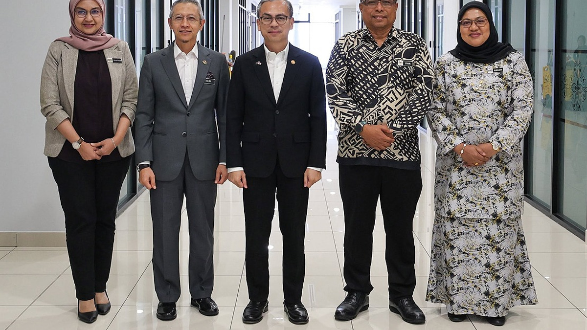Fahmi Hails New Leadership at Information Department