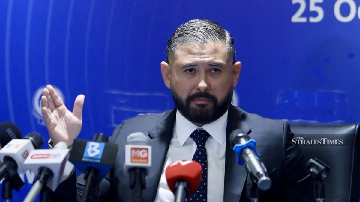 Johor Regent Disputes PM's 'Leakage' Claim, Blames Federal Revenue Drain