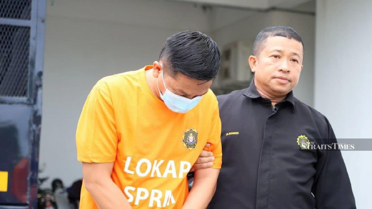 Kelantan Police Chief Detained Over Alleged RM500 Bribe From UNHCR Card Holder