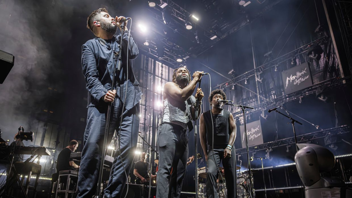 Massive Attack detained by Singapore police after Palestinian flag display at concert