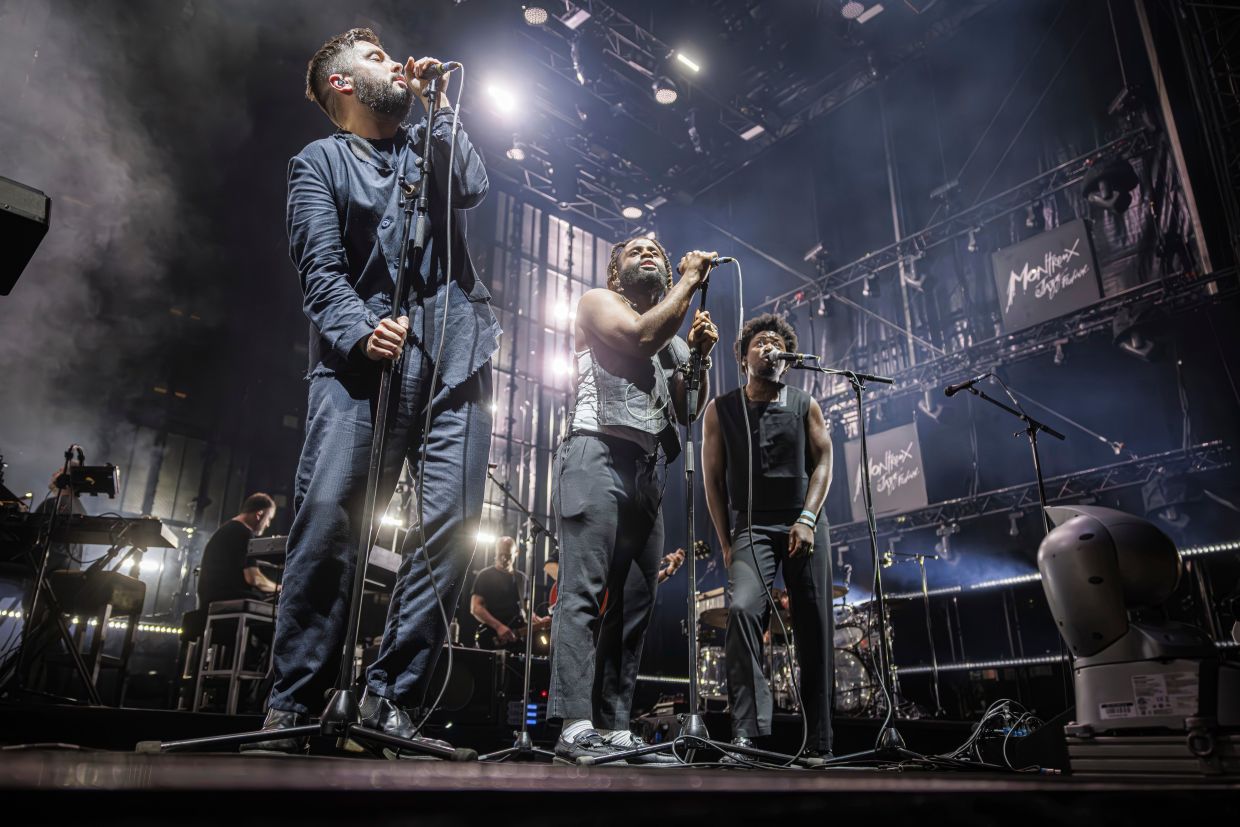 Massive Attack detained by Singapore police after Palestinian flag display at concert