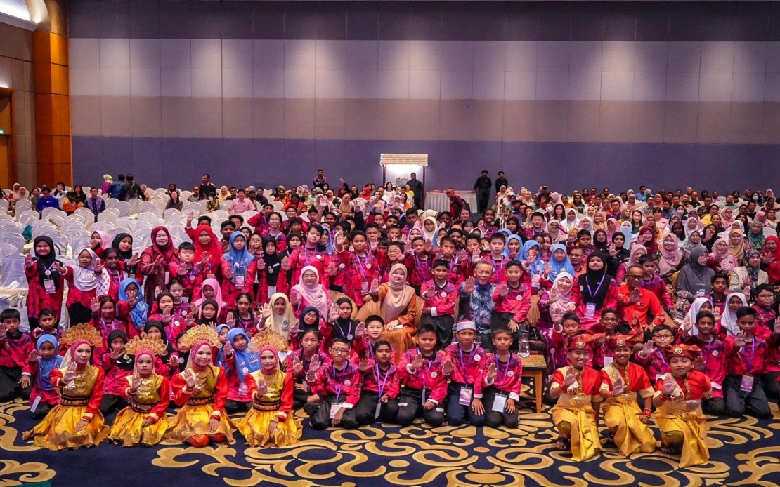 Comprehensive Strategy Essential to Safeguard Malaysian Students, Says Education Minister