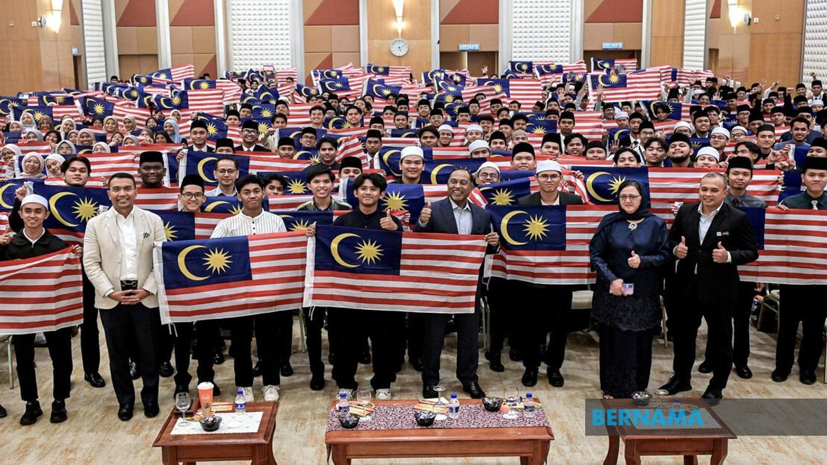 Malaysia's Higher Education Ministry Actively Monitoring Safety of Students Across West Asia