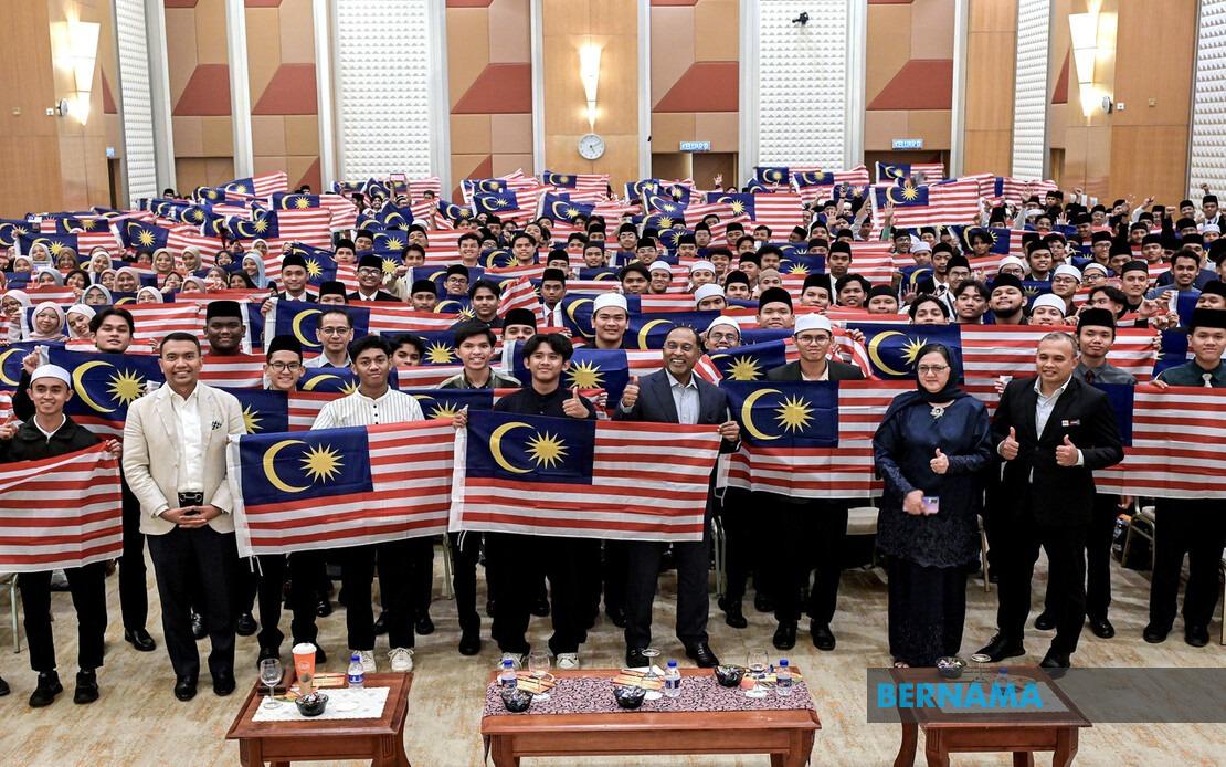 Malaysia's Higher Education Ministry Actively Monitoring Safety of Students Across West Asia