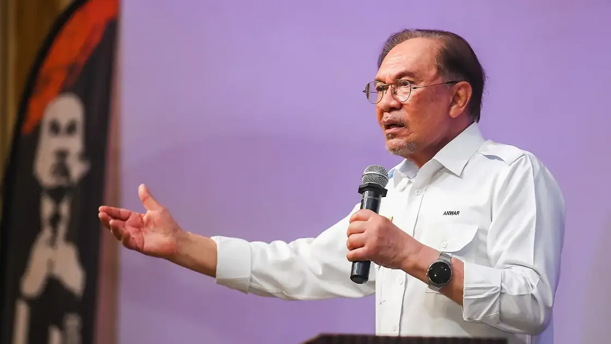 Anwar Blames 'Free Najib' Movement for Dragging PH into Johor Election