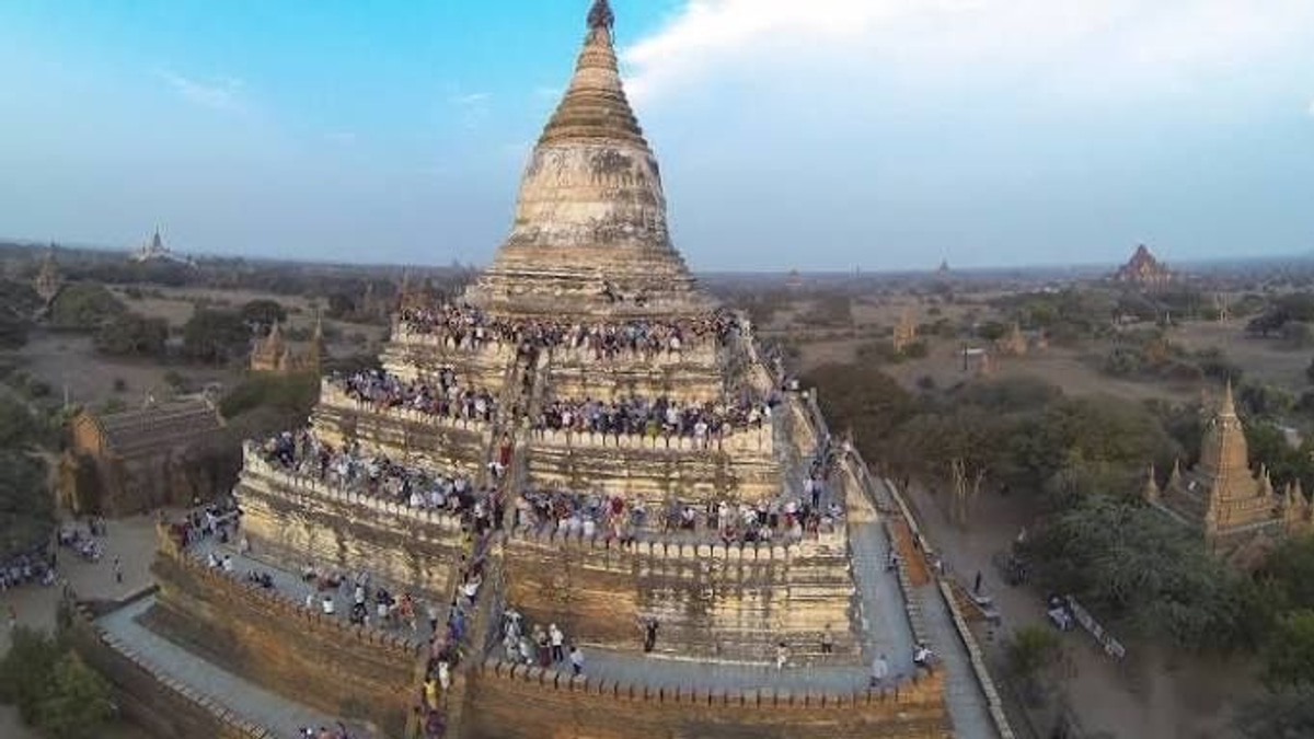 Myanmar Gambles on Temple Tourism to Signal Economic Revival