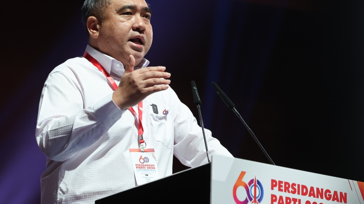 DAP gives Anwar full backing on AUKU abolition but pushes for wider reforms, Loke says