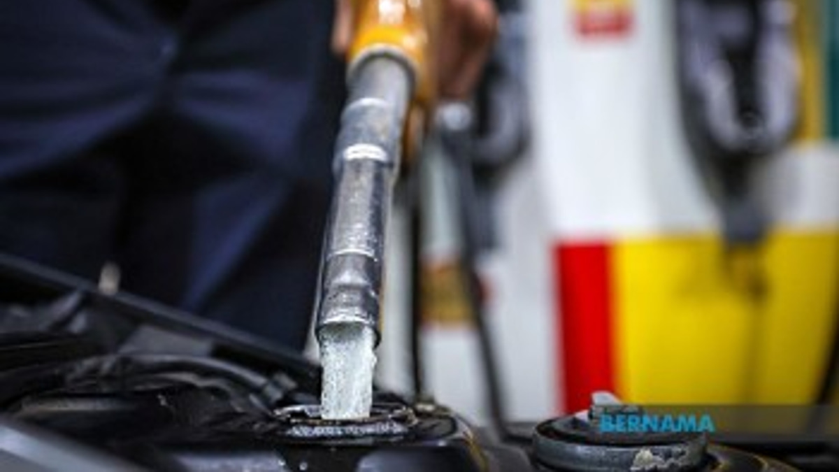 Malaysia's Fuel Subsidies Could Hit RM3.5 Billion Monthly If Oil Stays Near US$90