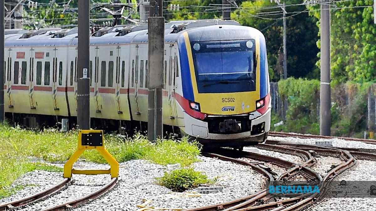 Construction Structure Collapse Halts KTM Komuter and ETS Services at Batang Benar