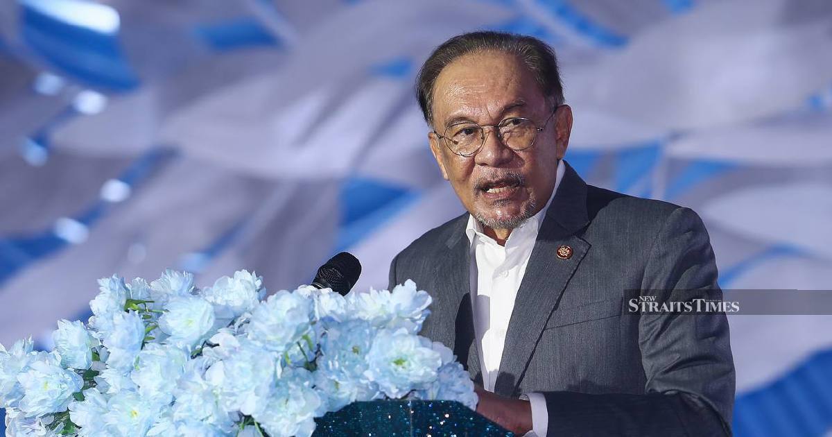 Malaysia will expel Israelis linked to Network School, Anwar warns