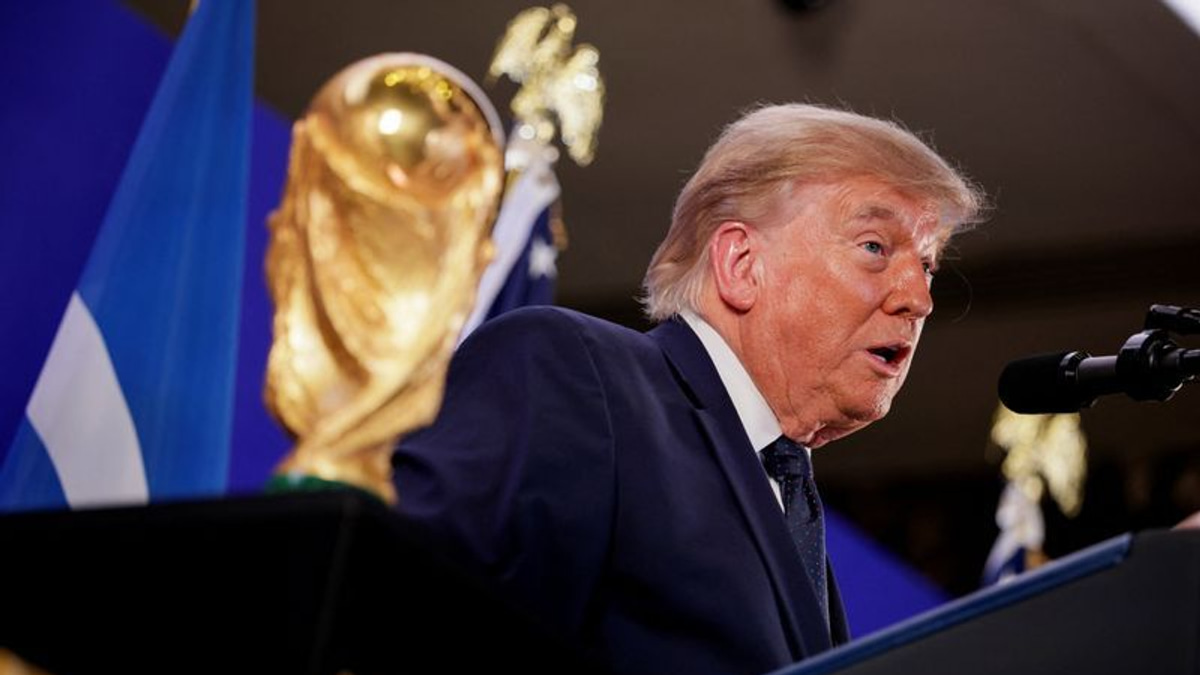 Trump Returns to World Cup Final Spotlight Amid Controversy Over Officiating and Host City Tensions