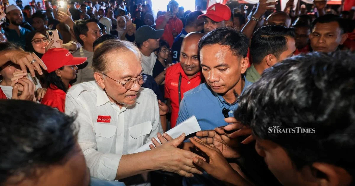 Anwar Dismisses Early Election Calls, Stands Firm on Unity Government's Mandate