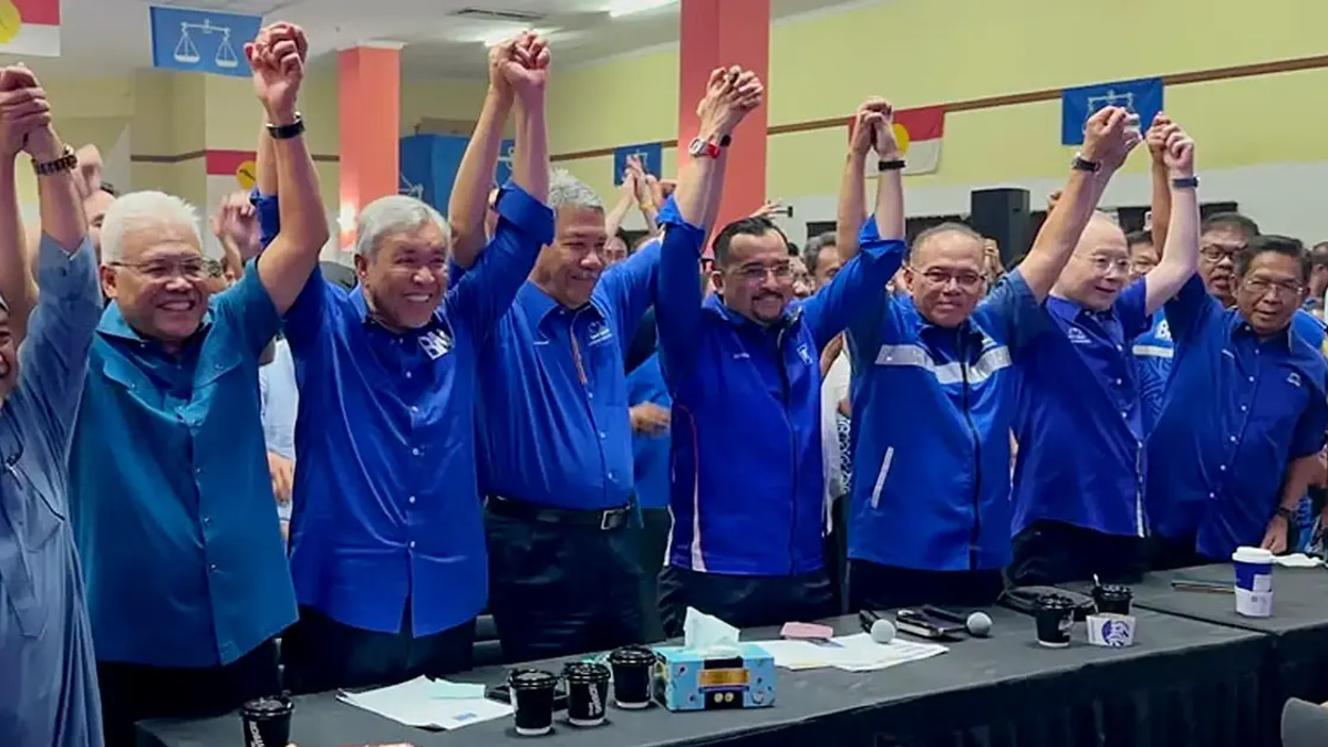 Shouts of 'Allahuakbar' Echo as Barisan Nasional and Perikatan Nasional Leaders Mark Negeri Sembilan Victory