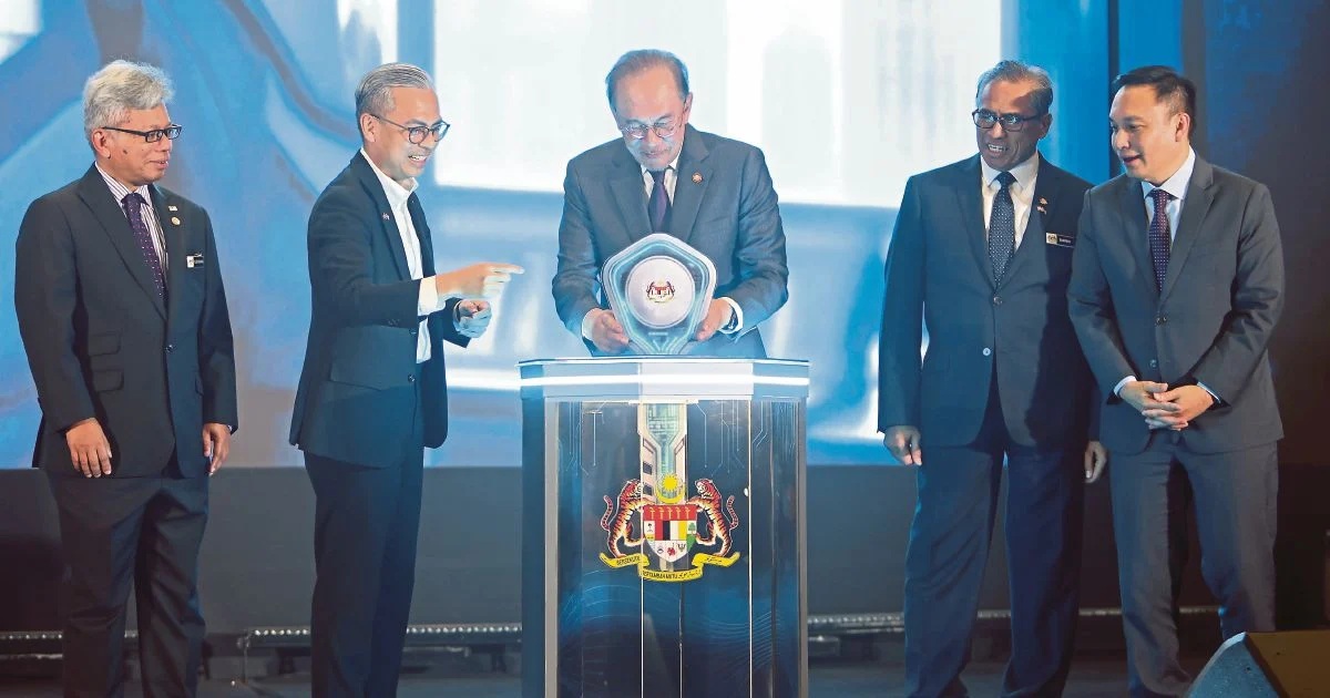 Malaysia must rethink security strategy to tackle evolving threats, Anwar says