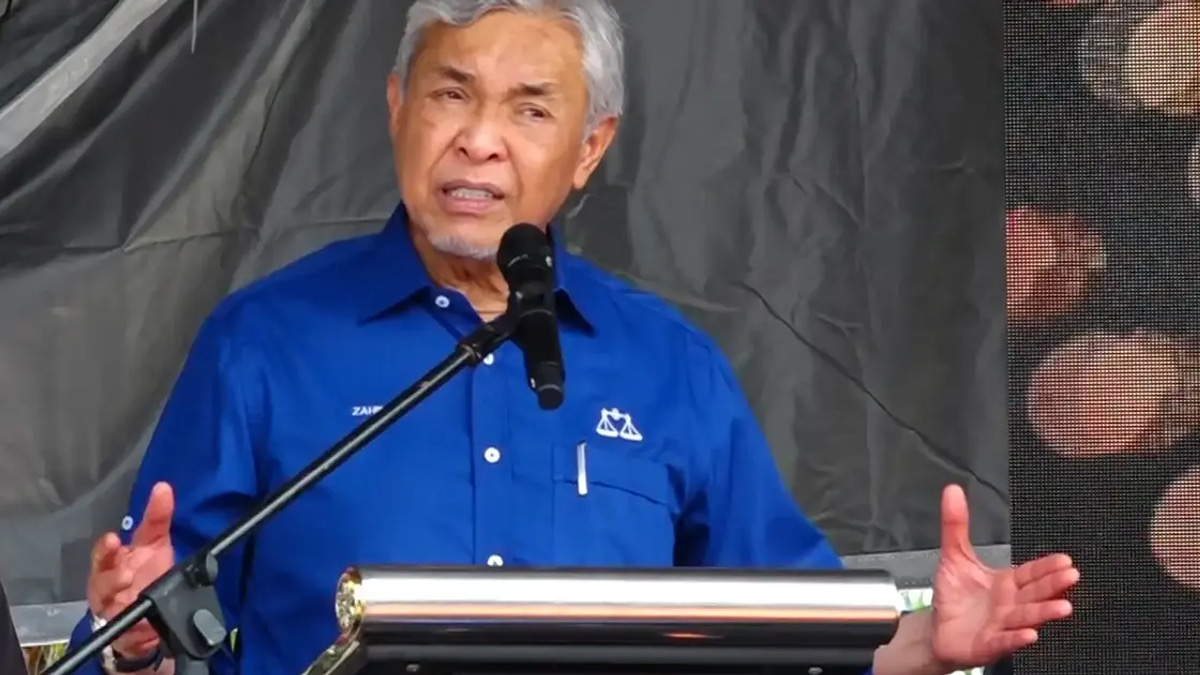Zahid Dismisses Reports of Opposition Coalition Talks, Reaffirms BN Support for Madani Government
