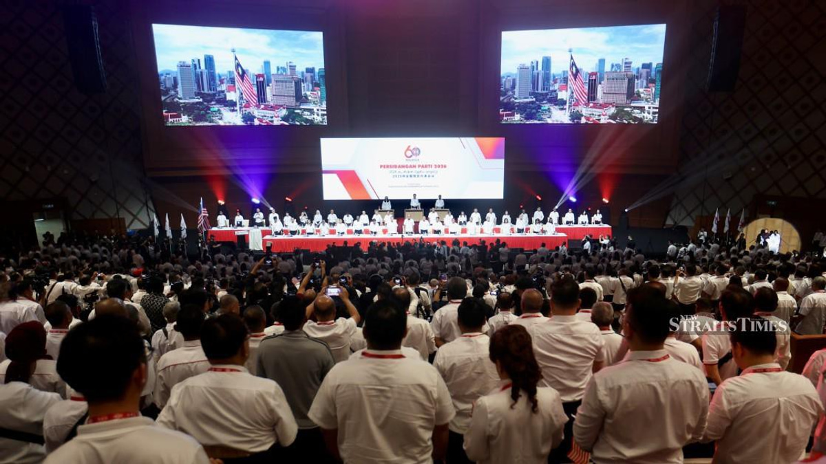 DAP Votes Overwhelmingly to Remain in Malaysia's Unity Government