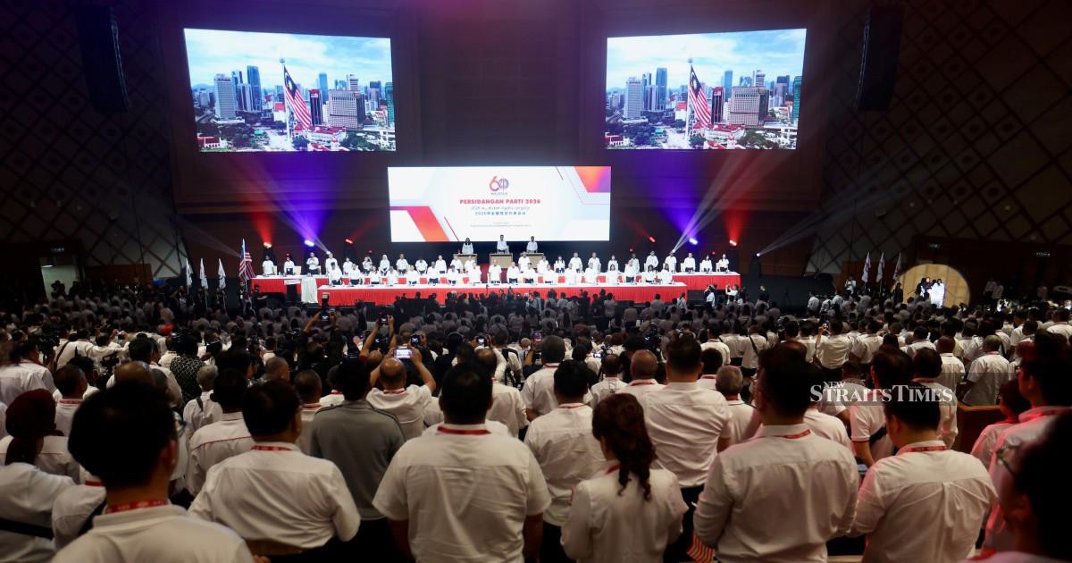 DAP Votes Overwhelmingly to Remain in Malaysia's Unity Government