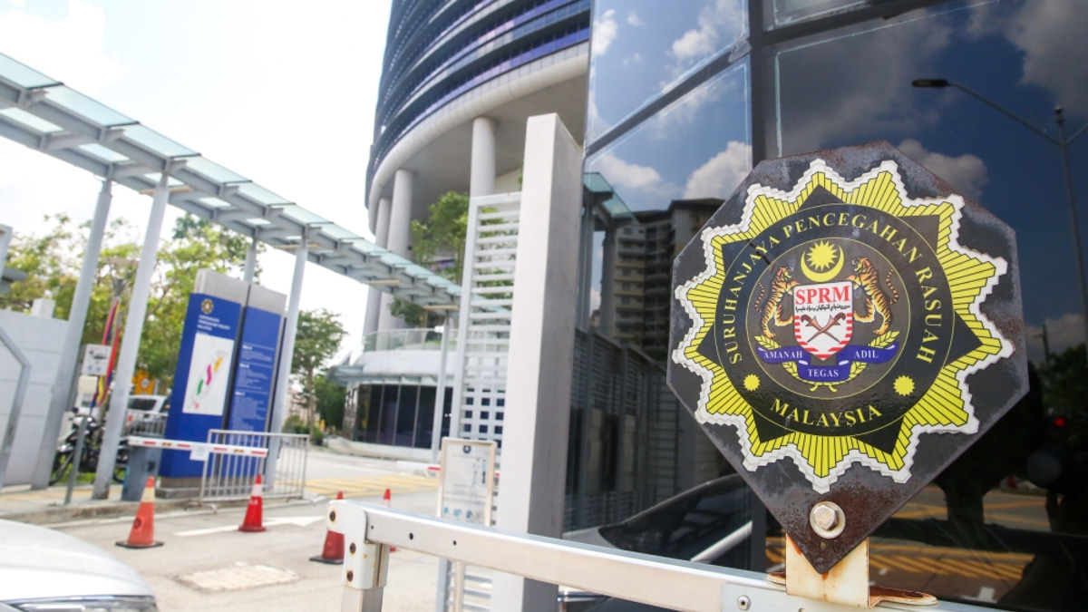 Ex-Civil Servant Held Over RM300,000 Aid Fraud Scheme Using 11 Identities