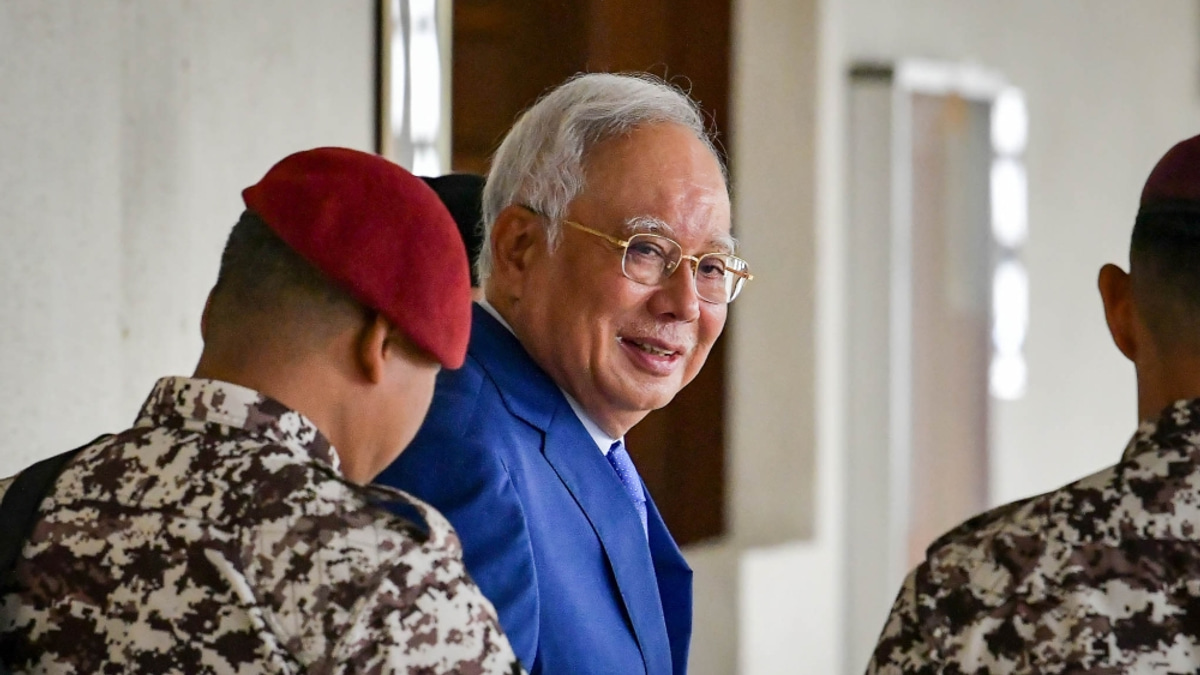 Najib Razak Undergoes Coronary Procedure; Stent Not Required, Doctors Confirm