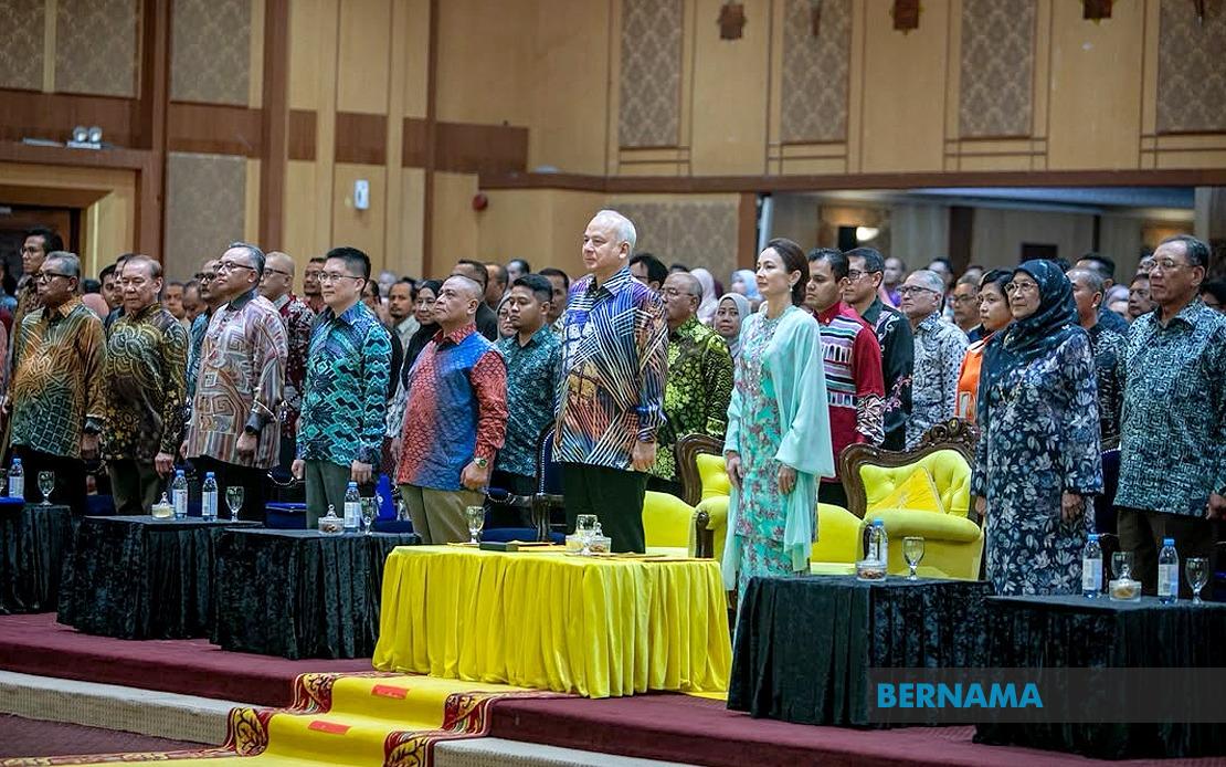 Sultan Nazrin Opens Perak's 2026 Merdeka Month Celebration with Youth Talent Festival