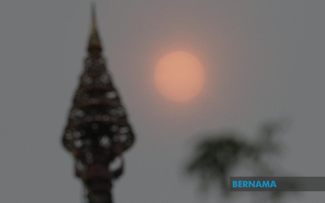 Selangor Local Authorities Intensify Open Burning Crackdown as Haze Clouds State