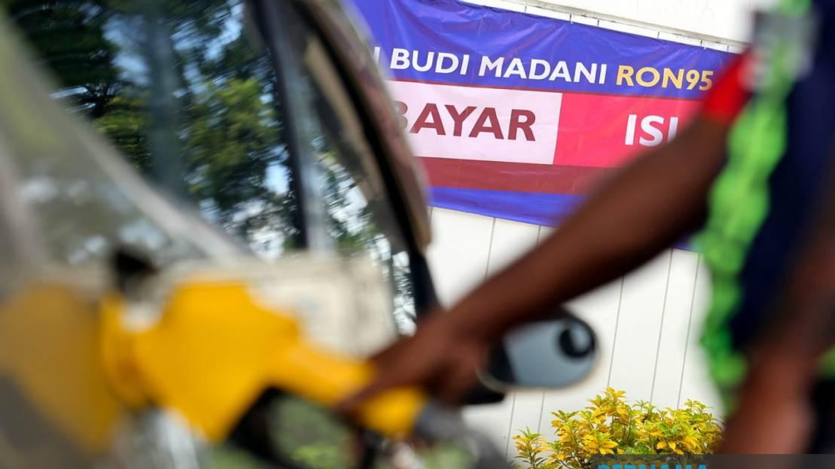Malaysia Maintains Subsidies Despite RM40 Billion Petroleum Cost Burden