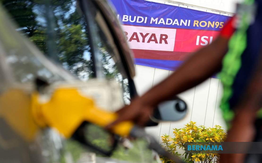 Malaysia Maintains Subsidies Despite RM40 Billion Petroleum Cost Burden