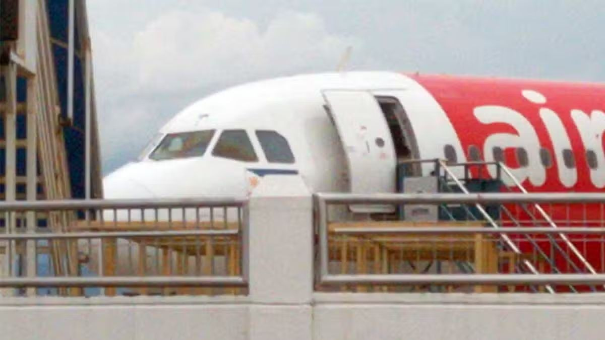 AirAsia flight grounded in Tacloban after landing gear malfunction detected