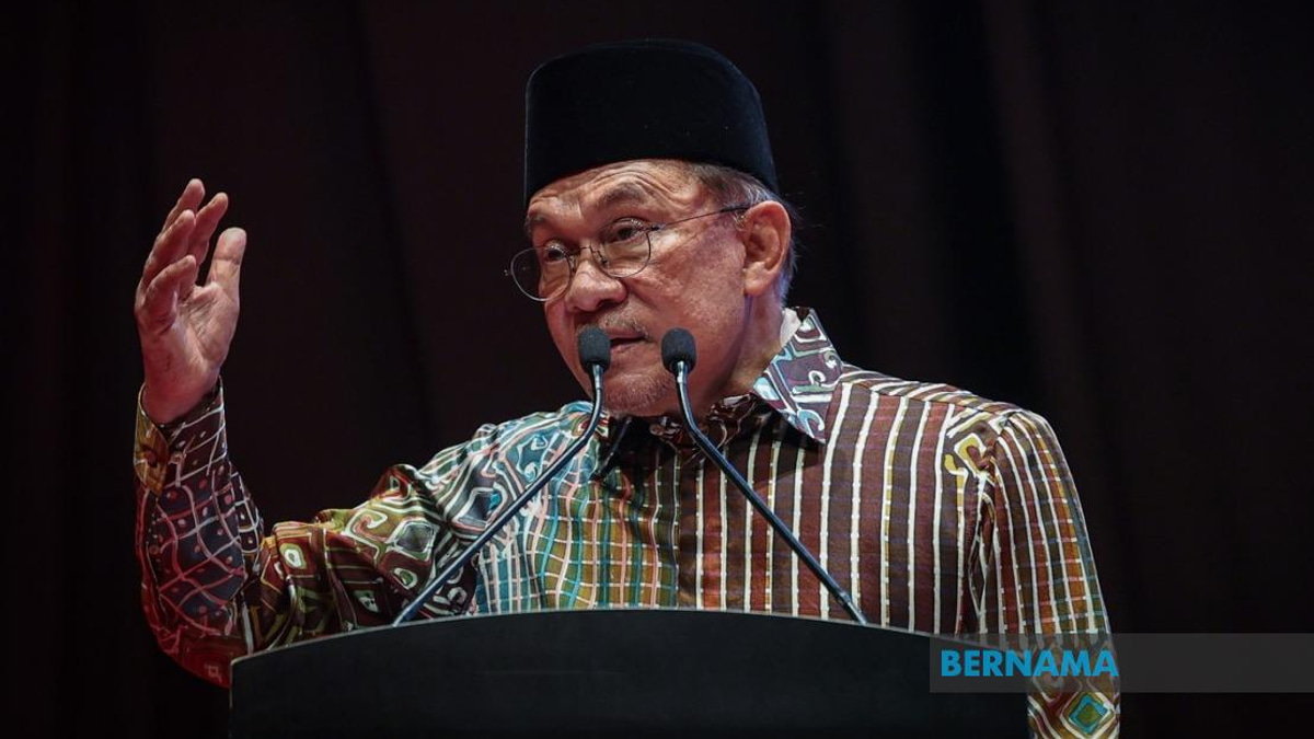 Waqf and Dakwah Bodies Must Embrace AI and Digital Tools While Protecting Islamic Values, Says PM Anwar