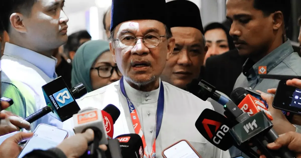 Anwar Dismisses Zahid Trust Concerns as Personal KJ Opinion