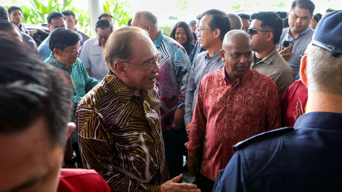 Anwar Celebrates Petronas Win in Turkmenistan as Boost to Malaysia's Energy Future
