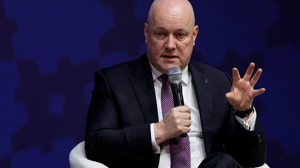 New Zealand's Luxon Signals Openness to Electoral System Referendum Amid Coalition Tensions