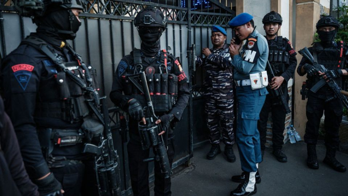 Police arrest man over bomb threat that forced evacuation of South Jakarta primary school