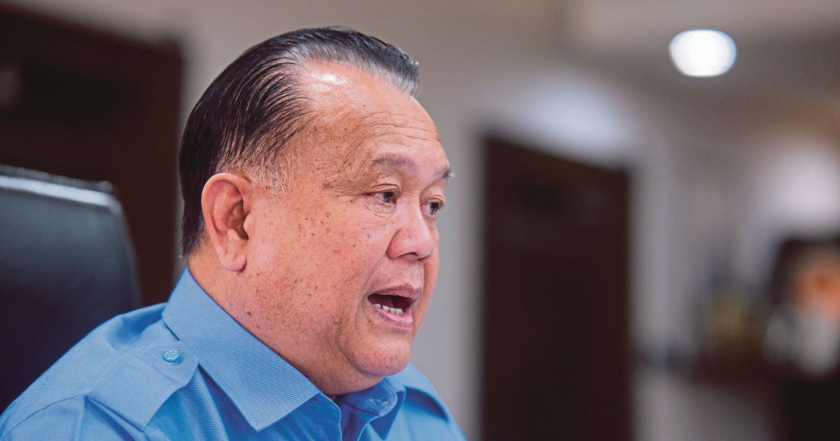 Works Minister Nanta Linggi Steps Down from Parliament, Targets State Assembly Seat