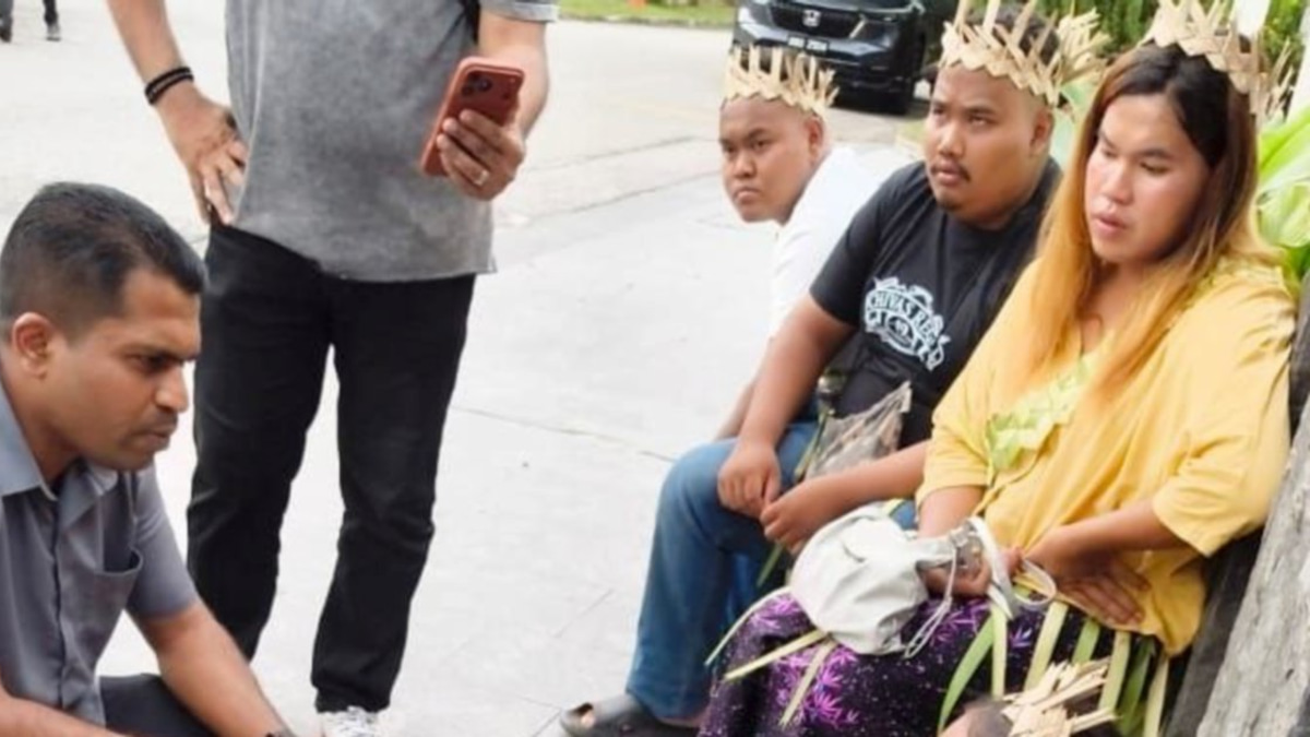 Orang Asli from Kampung Sungai Cot march to PM's residence over land dispute