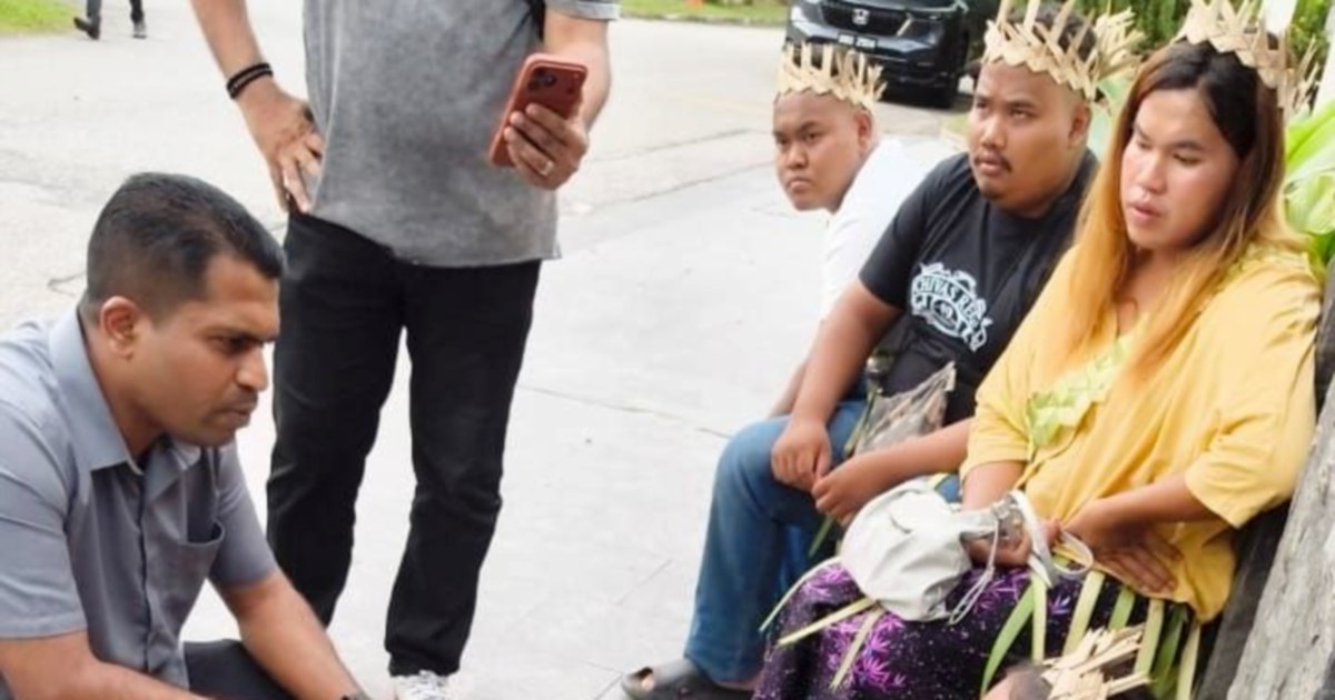 Orang Asli from Kampung Sungai Cot march to PM's residence over land dispute